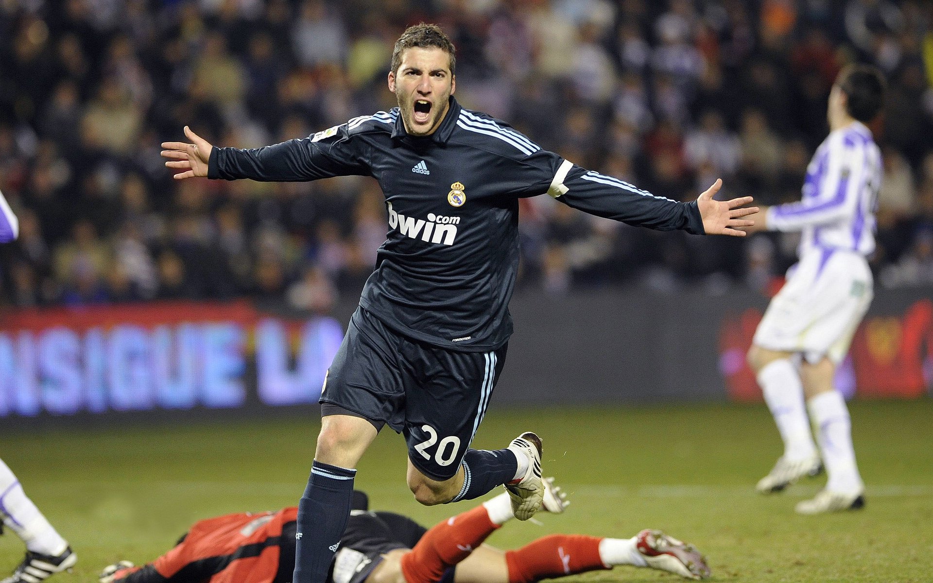 弗朗索瓦·霍尔茨豪伊泽：南非队背后英雄，一手掌控攻防节奏，弗郎恩霍夫